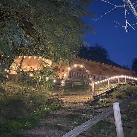 Вілла Casuta Bunicilor Вишово-Нижнє Екстер'єр фото